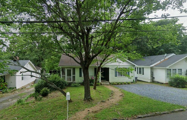 Building Photo - 3 Bed 1 Bath in Roswell!