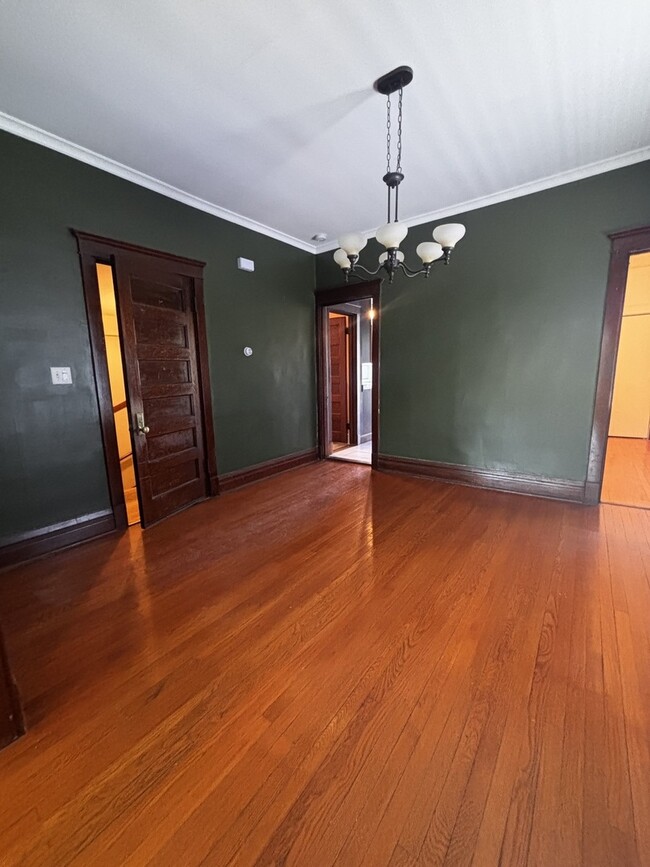 Photo - 2474 W Hutchinson St