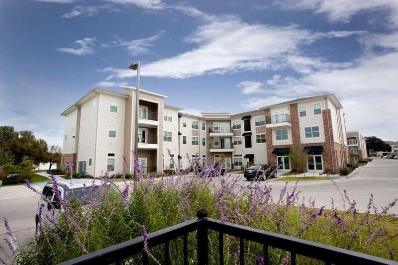 Photo - 817 Colcord Ave