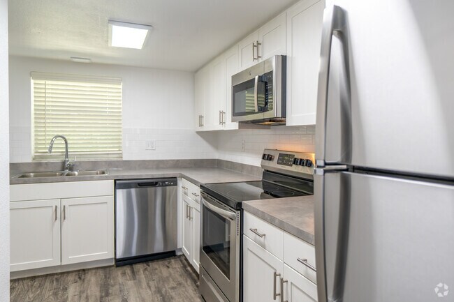 2BD, 2BA - 1302SF