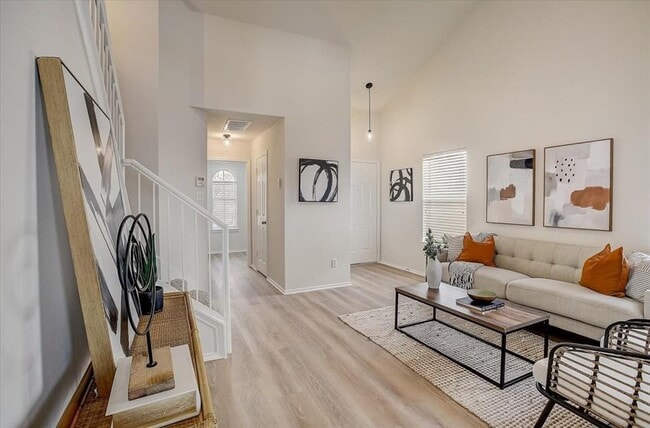 Photo - 205 Sweet Leaf Ln