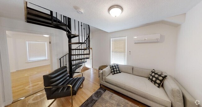 Building Photo - 17 Kingman Rd Rental