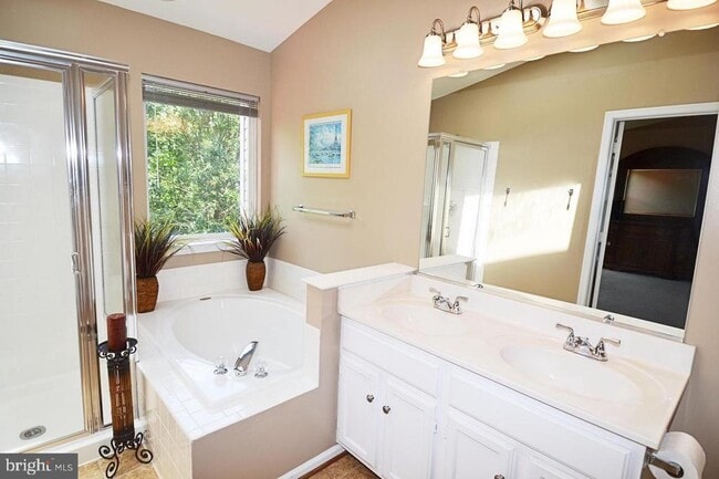 Photo - 21168 Millwood Square