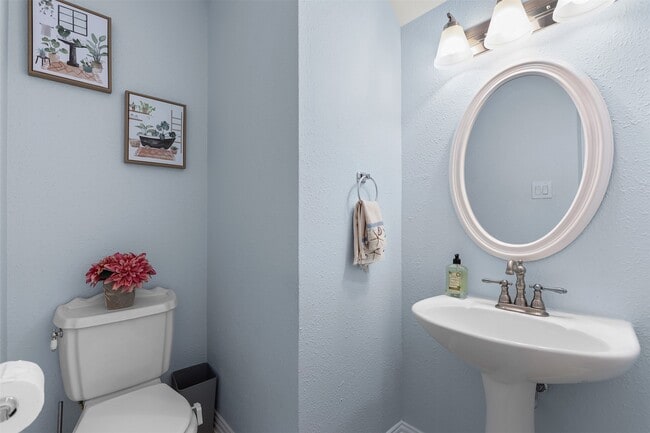 Photo - 602 Oak Briar Dr