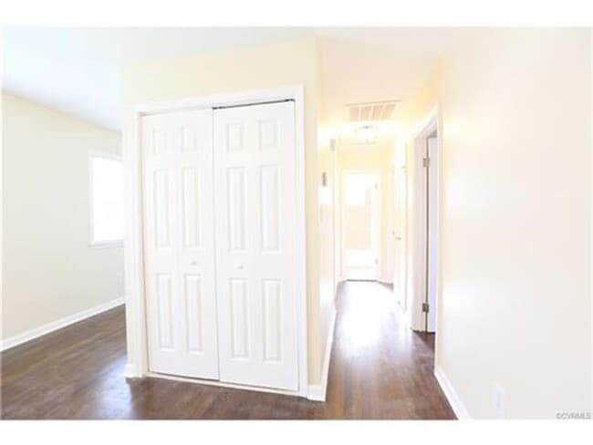 Photo - 220 W 31st St Unit B