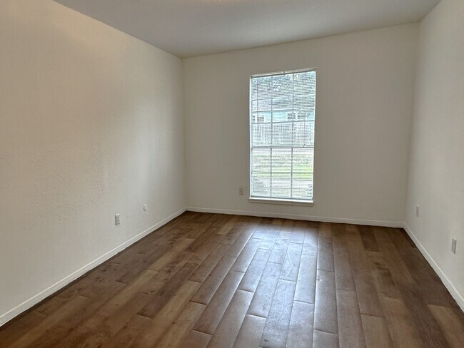 Photo - Timber Crossing Apartments