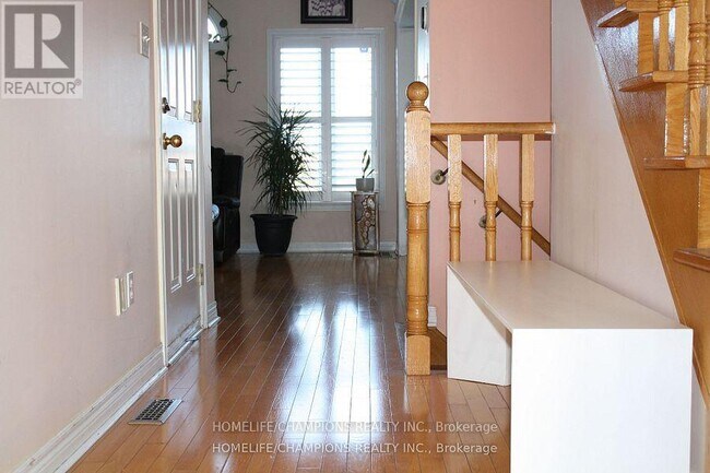 Photo - 76 Pogonia St