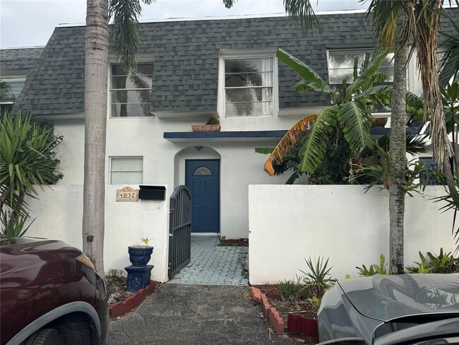 Building Photo - 4032 SW 67th Ter Rental