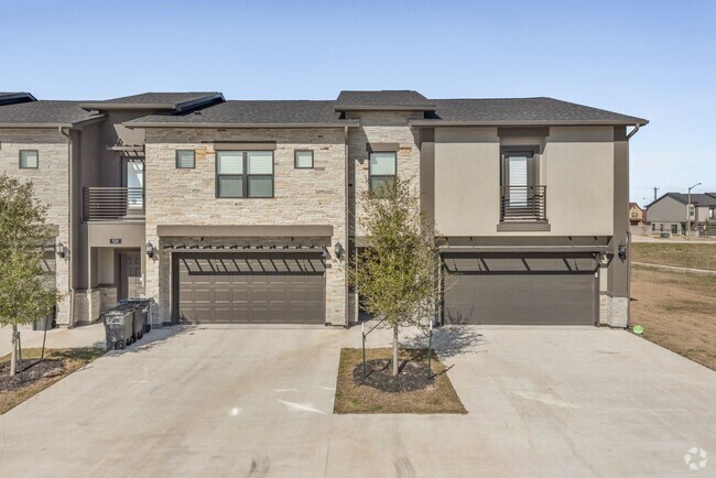 Building Photo - Gorgeous 4/4.5 Pershing Pointe Townhome! A...