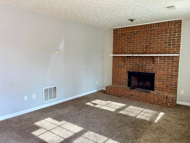 Photo - 945 Silverwood Dr Unit 945