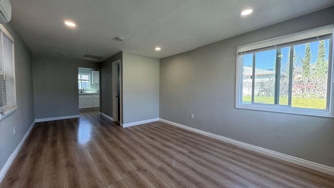 Photo - 7228 San Francisco St