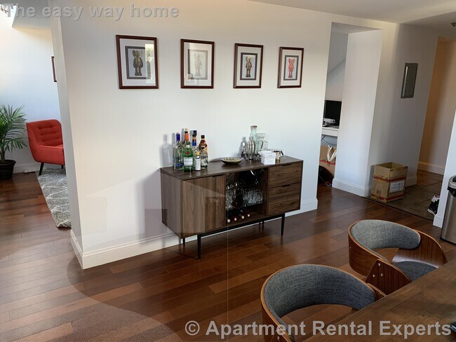 Photo - 14 Locust St