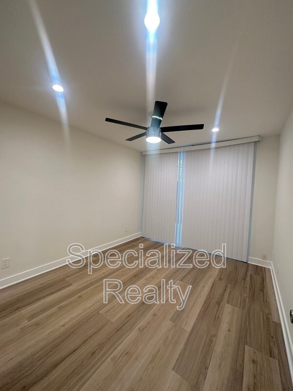 Photo - 12325 Moorpark St Unit 104