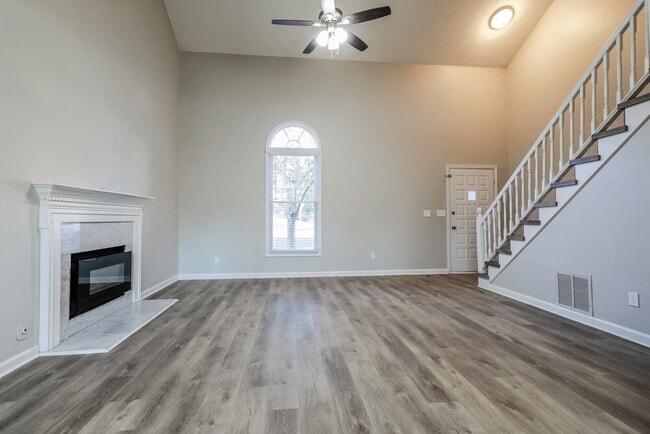 Photo - 2104 Watercrest Cir