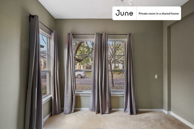 Photo - Room in Shared 5 bed/2.5 bath home Unidad A