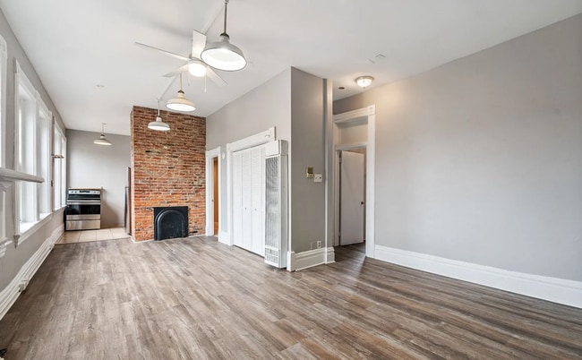 Building Photo - 23 Bedford Square Unit 4