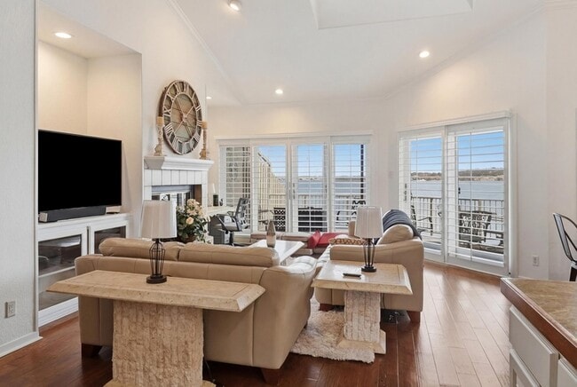 Photo - 403 Island Dr Unit #202