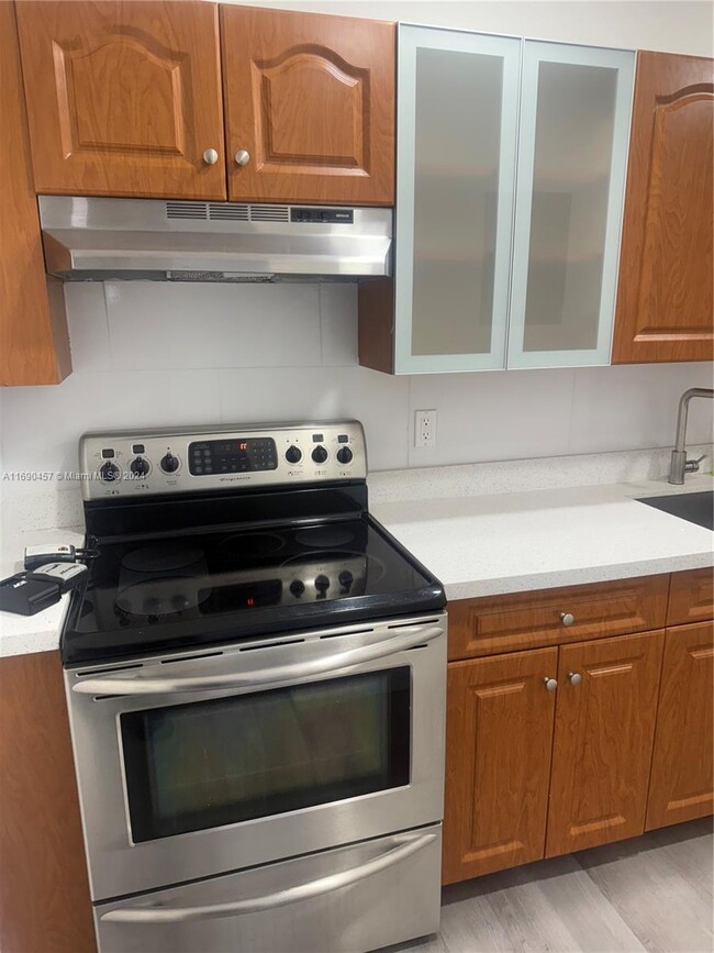 Building Photo - 2324 NW 52nd Ave Rental