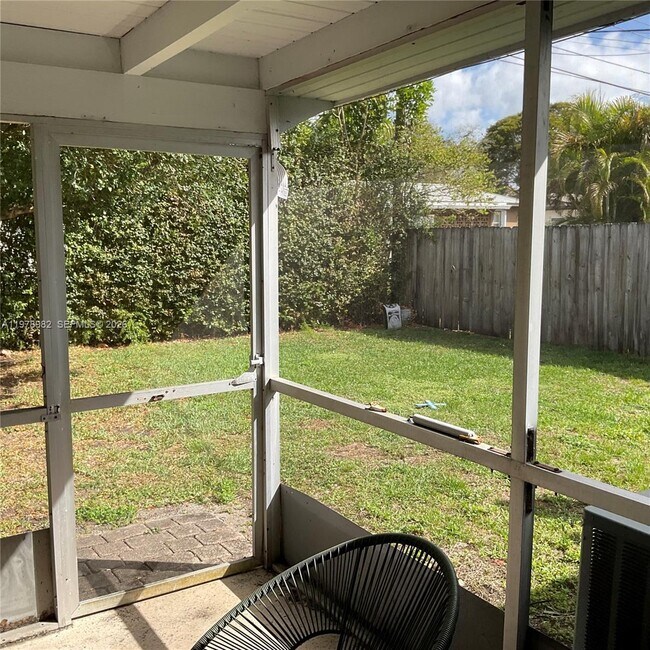 Photo - 9469 SW 53rd St