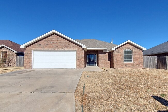 Building Photo - NEWER HOME ON QUIET STREET