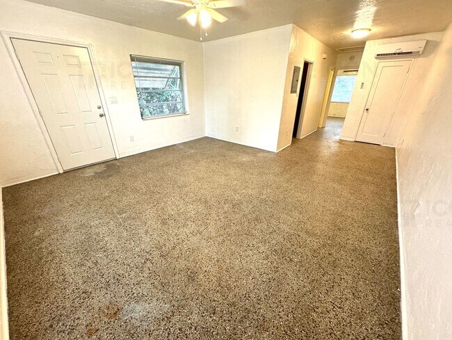 Photo - 501 SE 12th Ct