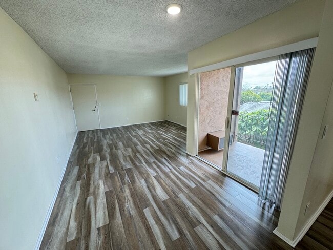 Building Photo - 2614 S Garth Ave Unit 6 Rental