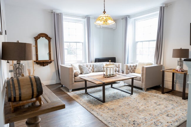 Building Photo - 2014 Edinburgh Dr