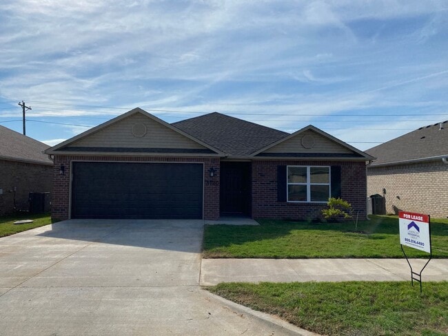 Photo - Comfortable 3-Bedroom, 2 Bath Living in Regency Park