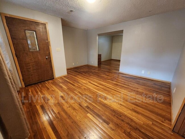 Photo - 1301 Hill St