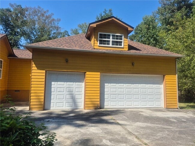 Photo - 3873 King Edward Trail SW