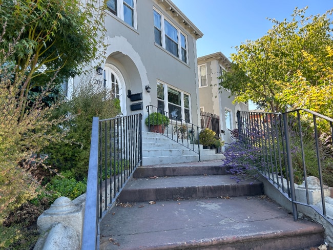 Building Photo - 203 Howard St