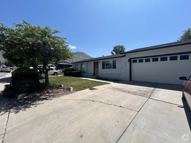 Building Photo - 670 Cherry Hill Dr Unit #A - Main Level Living Rental