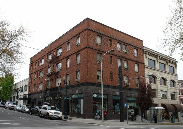 The Beverly Alder - The Beverly Alder Apartment