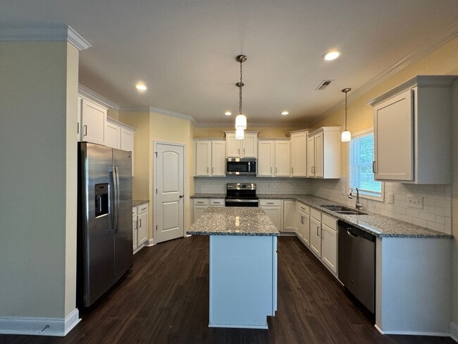 Photo - Beautiful 4 Bed 2.5 Bath Home with Fenced Backyard