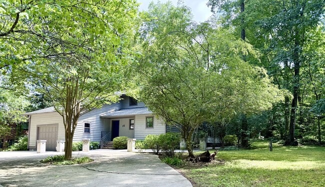Building Photo - 15 Harvey Pl