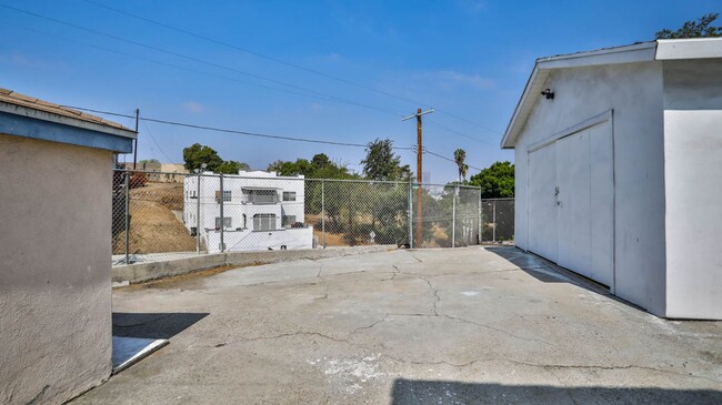 Photo - East LA duplex Unit 729