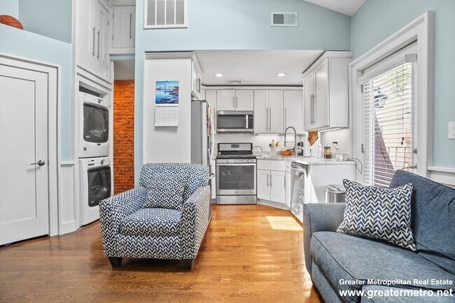 Photo - 130 M St Unit 2