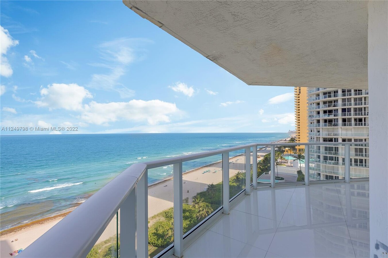 Photo - 16485 Collins Ave Unidad #1131 Rental