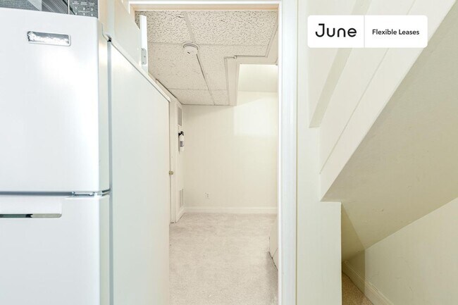 Photo - 216 Ascot Pl NE Apartment Unit B