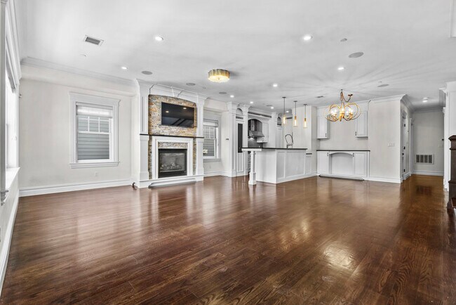 Building Photo - 161 Tudor St Unit 116 Tudor St Rental