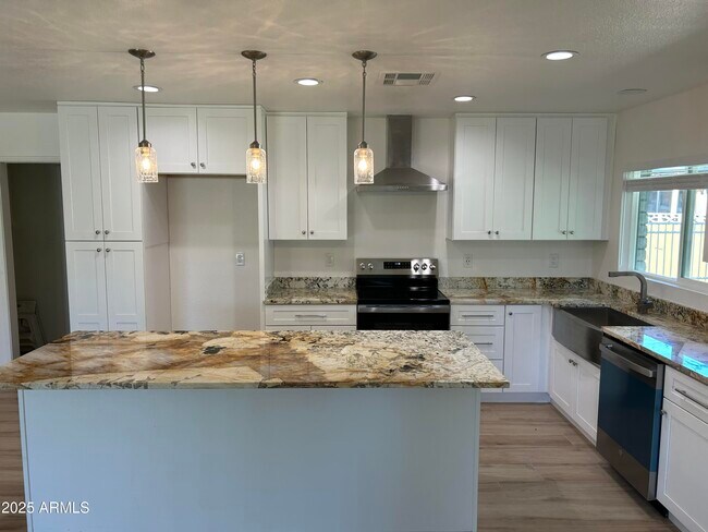 Photo - 7211 N 46th Ave