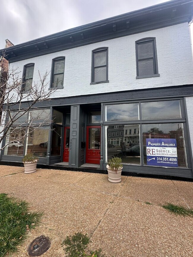 Building Photo - 3822-24 S. Broadway Ave. Unit 3822-C