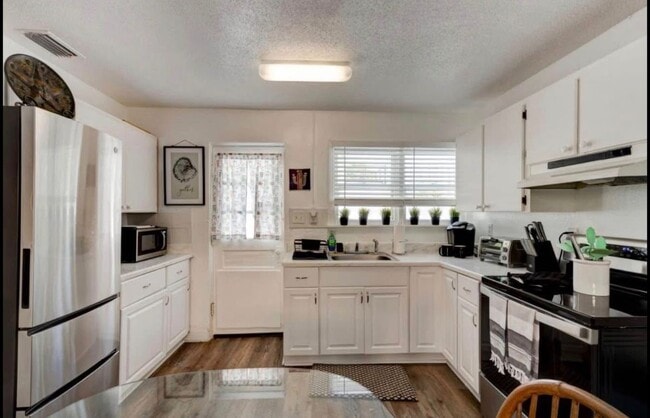 Photo - 118 Pierce Ave