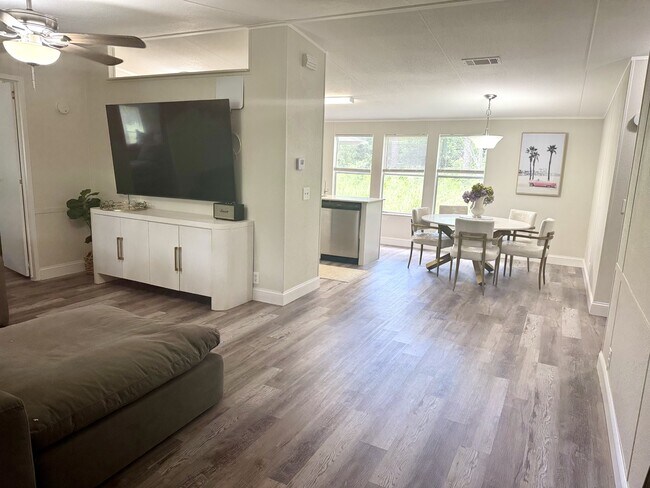 Photo - 140 Schofield Ln