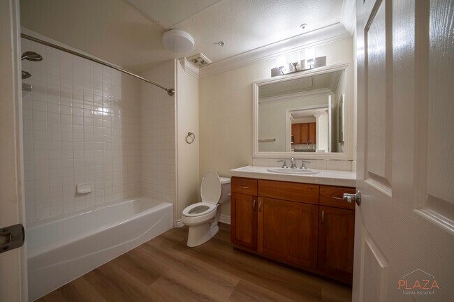 Photo - 330 J St Unidad 612