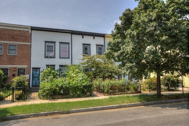 Photo - 1730 10th St NW