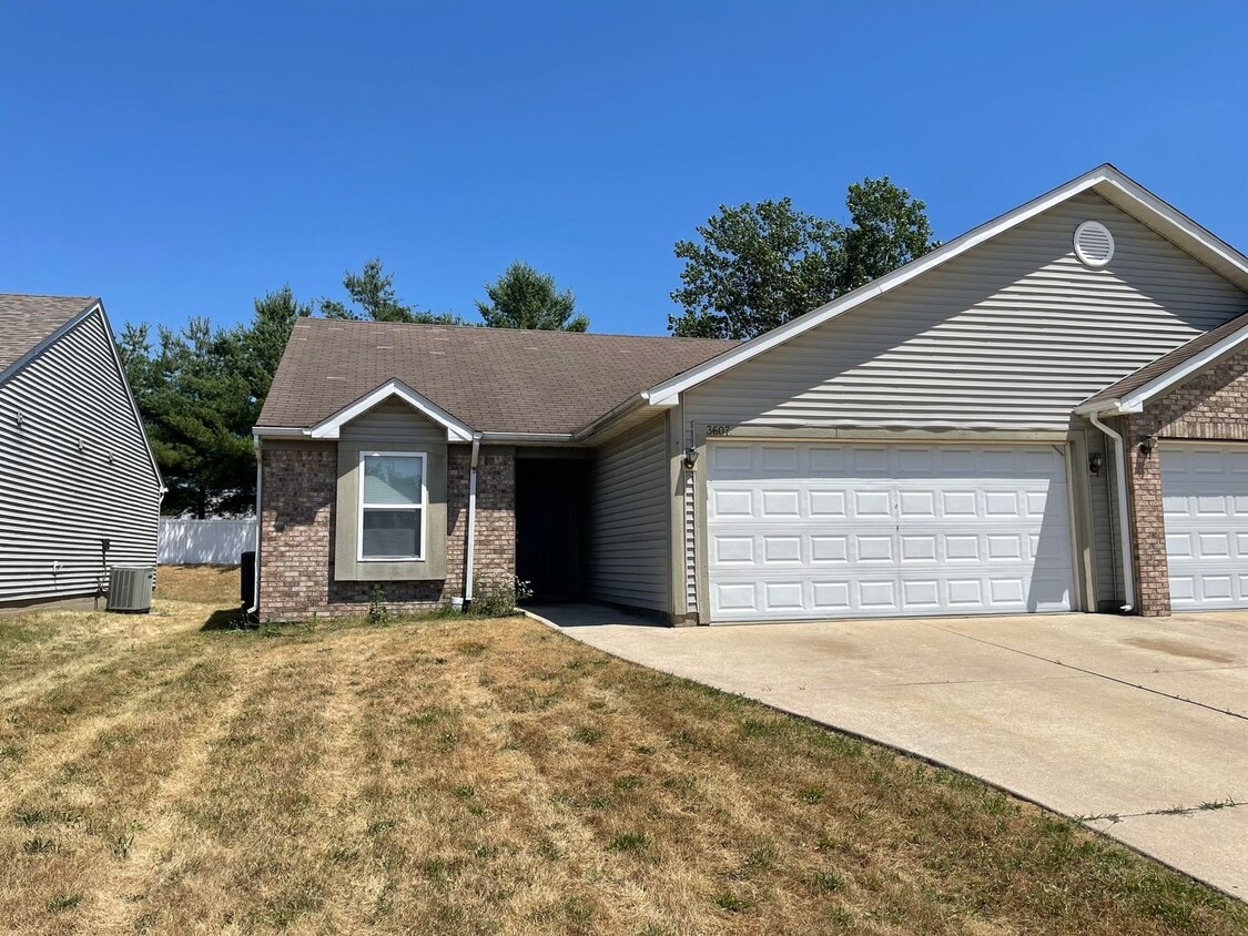 3521/3523 E Thornhill Circle - 3521/3523 E Thornhill Circle