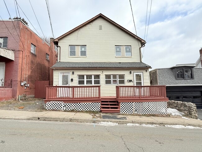 Photo - 210 Center Ave