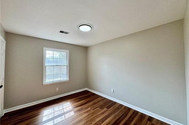 Building Photo - 5115 Lawndale Dr