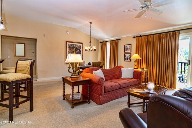 Photo - 955 Registry Blvd